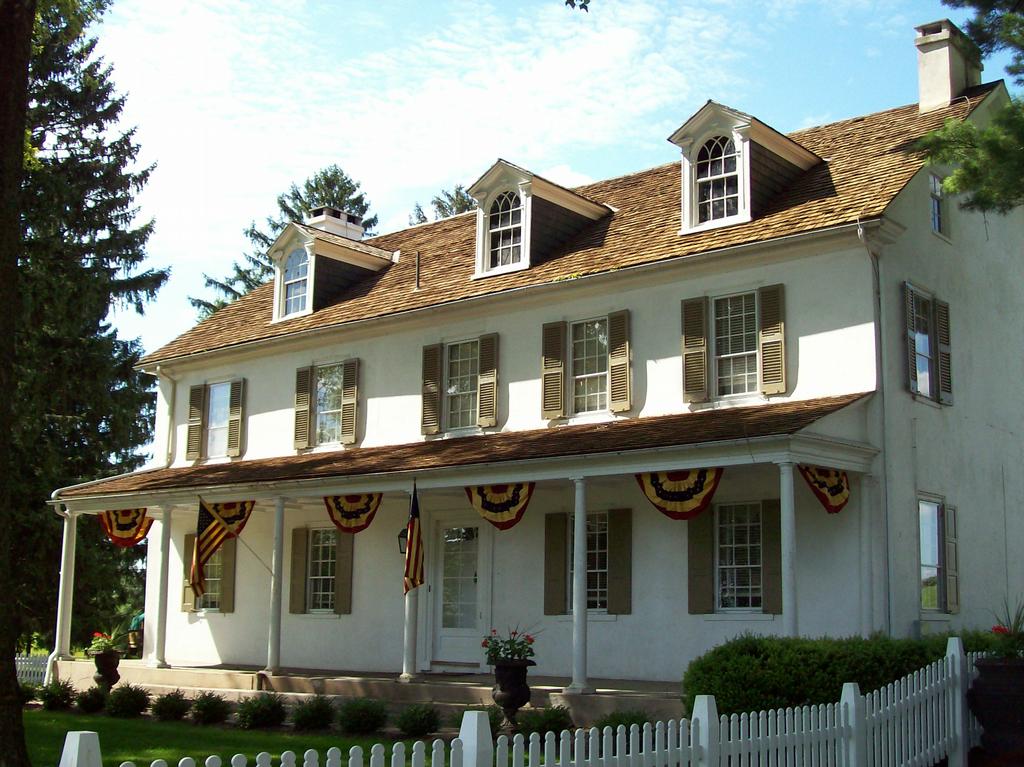 HISTORIC WHITE CHIMNEYS 300TH ANNIVERSARY GALA YOU'RE INVITED